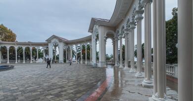 Экскурсии в `Гагрская колоннада (Колоннада в Гаграх)` из Головинки